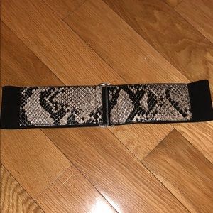 Snake print elastic belt